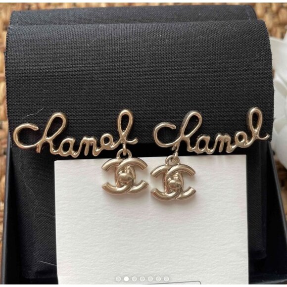 NWOT WITH BOX Rare 2021sold CHANEL clips earings letters logos golden - Picture 1 of 6